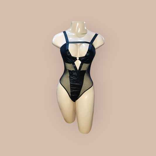 One piece black